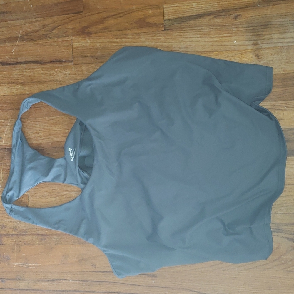 Gray 3x old navy active built in bra tank top 😍
